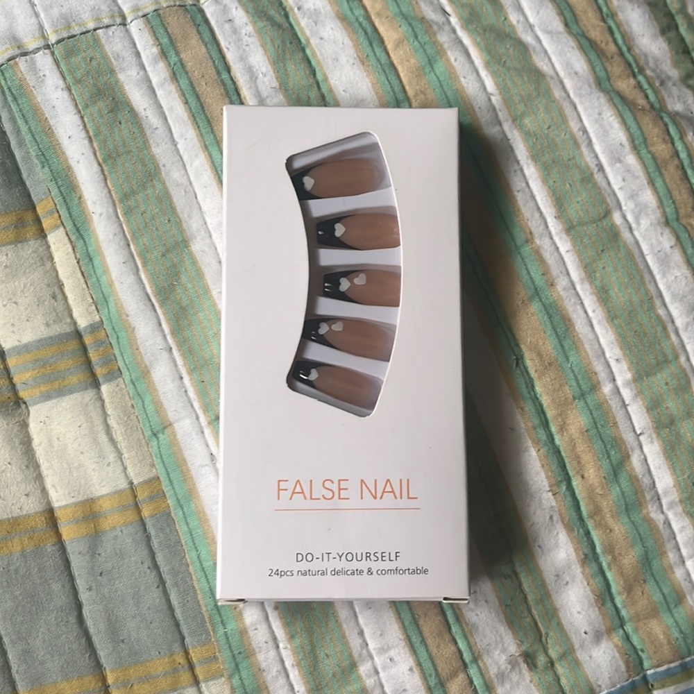Fake nails